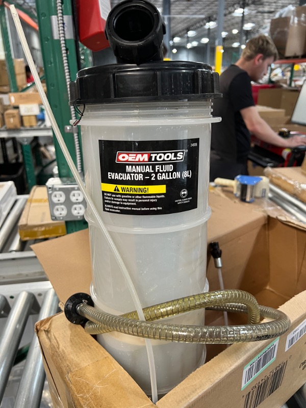 Photo 2 of OEMTOOLS 24936 8 Quarts (2 Gallons) Manual Fluid Extractor, Oil Extractor Pump, Automotive Fluid Extractor for Various Oils and Fluids, Oil Pump Extractor 8.0 Liter