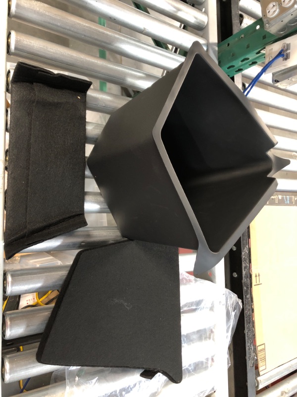 Photo 2 of [USED] 2020 2021 2022 Tesla Model Y 5-Seat Rear Trunk Storage Box with Cover, Storage Boxes on both Sides of the Trunk