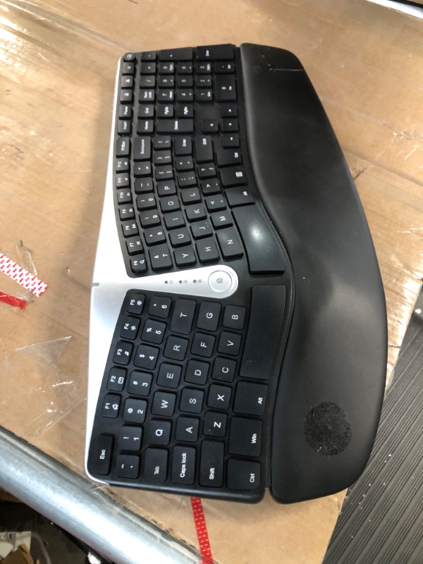 Photo 2 of DELUX Wired Ergonomic Keyboard GM901U and Vertical Mouse M618PLUS RGB/missing mouse 