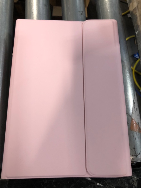 Photo 1 of Table Fire HD 10/ Fire HD 10 Plus case with keyboard and touchpad, with Trackpad Pink