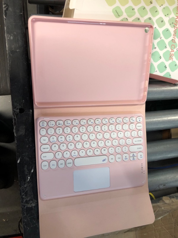 Photo 3 of Table Fire HD 10/ Fire HD 10 Plus case with keyboard and touchpad, with Trackpad Pink