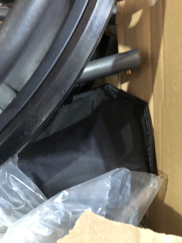 Photo 1 of [Used] Medline Lightweight & User-Friendly Wheelchair -18 inch Seat - Black
