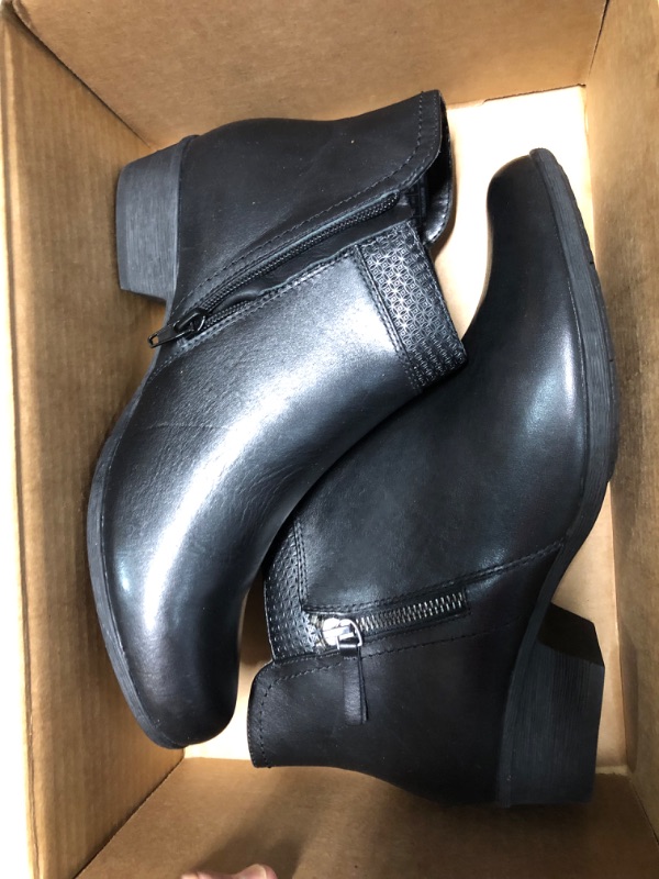 Photo 2 of Rockport Women's Carly Bootie Ankle Boot size 10