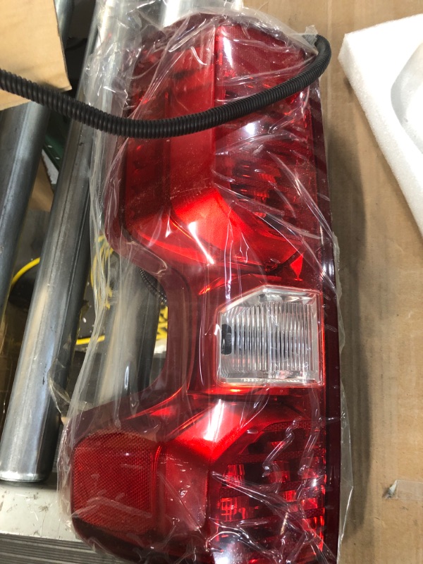 Photo 2 of Silscvtt Rear Brake Tail Light Assembly Replacement for Chevy Silverado 1500 2019 2020 2021 Driver Side Tail Lamp Included Bulb GM2800308 84752978