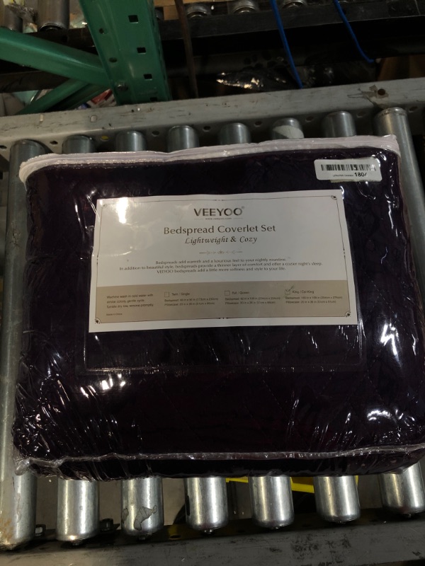 Photo 2 of *STOCK PHOTO DIFFERENT COLOR* VEEYOO Black Quilt Bedspread King/Cal King Purple