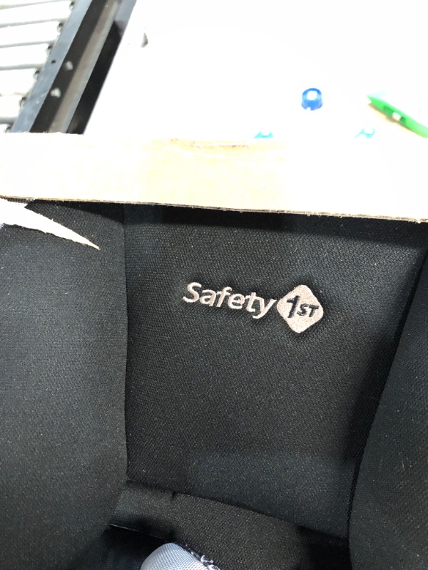 Photo 4 of **USED** 
Safety 1st Guide 65 Convertible Car Seat, Chambers