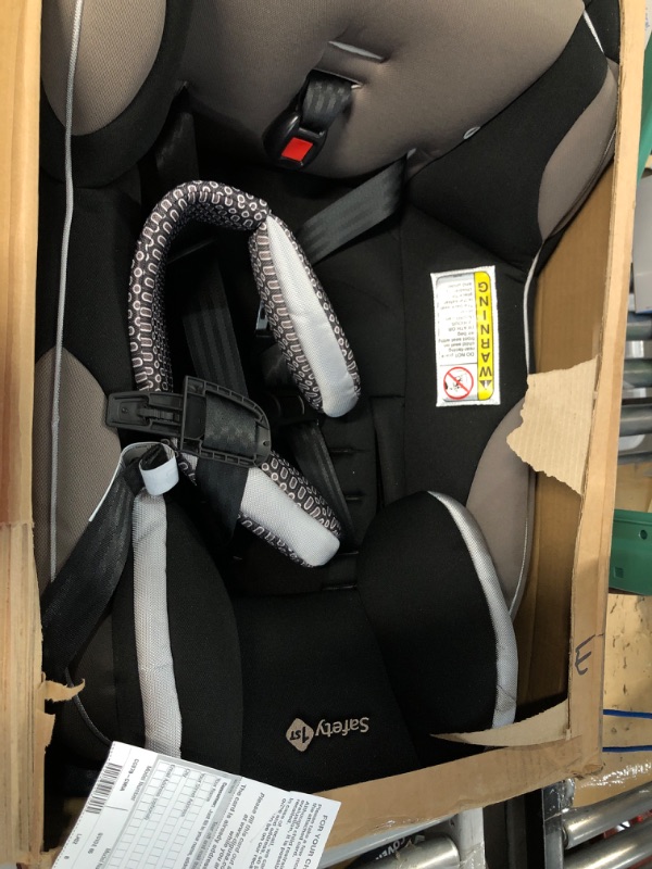 Photo 3 of **USED** 
Safety 1st Guide 65 Convertible Car Seat, Chambers