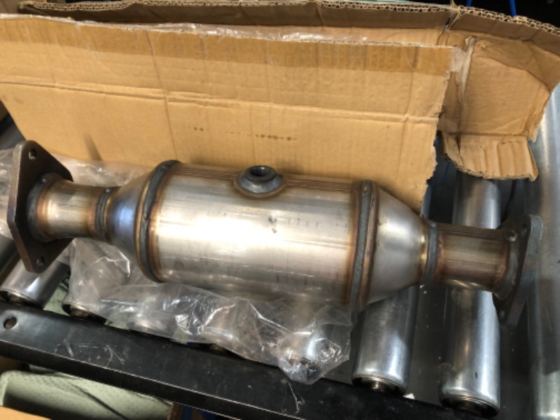 Photo 2 of Aumzong Catalytic Converter Compatible with 1999-2004 Honda Odyssey 3.5L 1998-2002 Honda Accord 3.0L 2001-2003 Acura CL TL 3.2L (EPA Compliant)