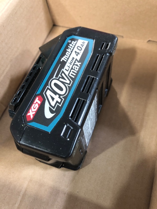 Photo 3 of Makita 40V Max XGT 4.0Ah Battery - not tested
