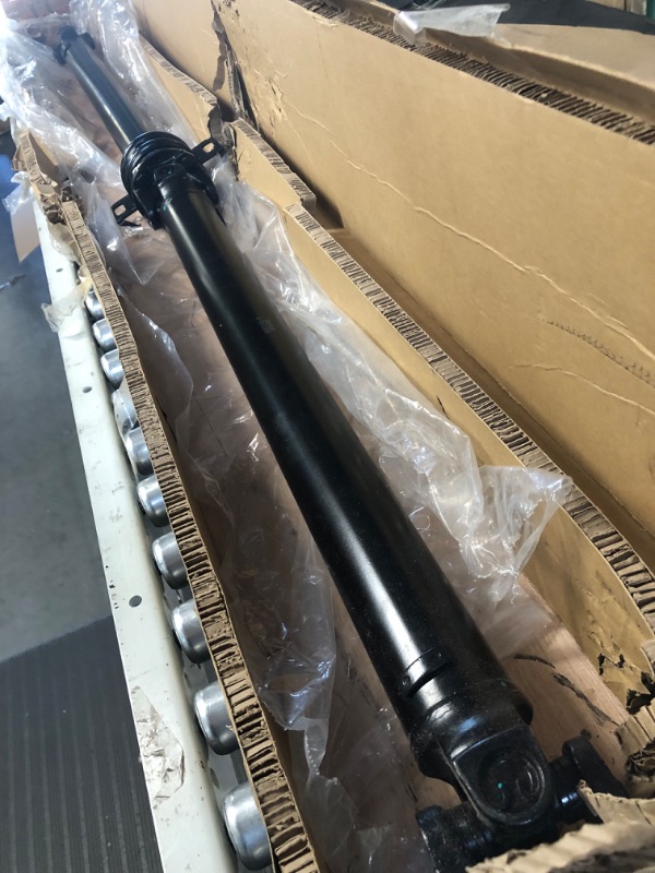 Photo 3 of **NEW / UNKNOWN MODEL** Rear Driveshaft/Prop Shaft Assembly