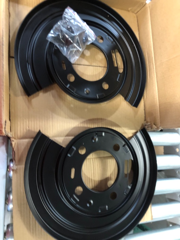 Photo 1 of Gagsu Brake Backing Plate Rear Brake Dust Shield Backing Plates 924-212 for Ford Excursion F250 F350 F450 F550 (Pack of 2) NEW