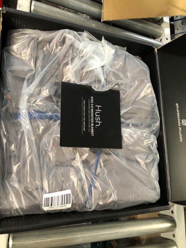 Photo 1 of **SEE NOTES**
Hush Iced 2.0 Cooling Weighted Blanket | Original Luxury Weighted Blanket | 100% Bamboo Cover W/ Non-Toxic Glass Sand | Duvet Cover Included TEEN 48X78 | 12LB Iced-M GRAY