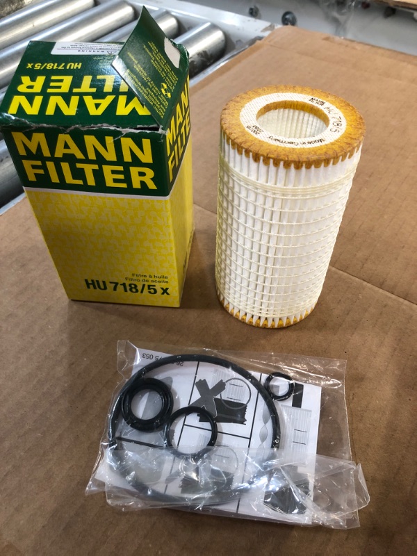 Photo 2 of Mann-Filter HU718/5X Engine Oil Filter