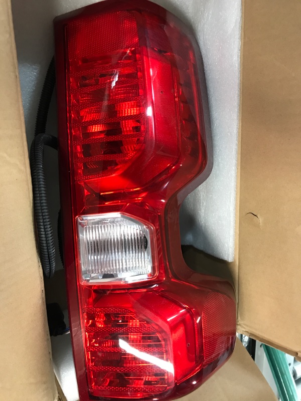 Photo 2 of vvavv Tail Light Assembly Compatible with 2019 2020 2021 2022 2023 Chevy Silverado 1500 2500HD 3500HD Factory OE Style Left Driver Side Bulb and Harness Included 84554657 GM2801308 Left/Driver side