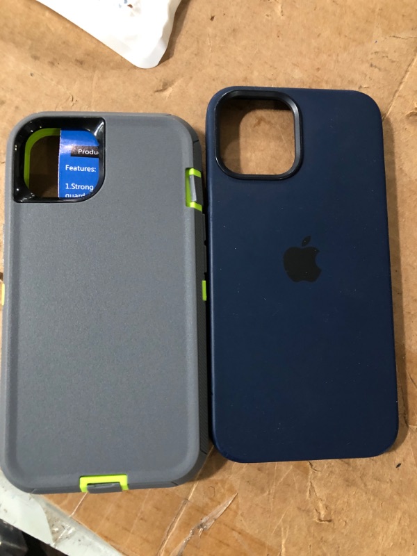 Photo 1 of 2 CASE IPHONE BUNDLE 