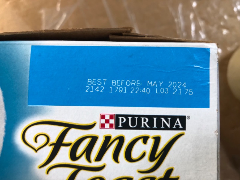 Photo 3 of ***SEE NOTES*** Fancy Feast Purina Wet Cat Food Variety Packs Grilled Seafood (24) 3 oz. Cans