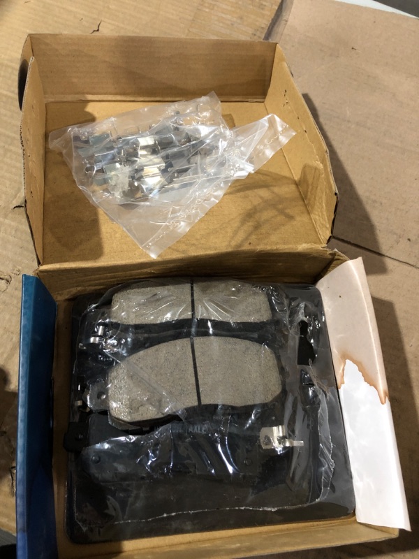 Photo 1 of Detroit Axle - Front Rotors Ceramic Brake Pads Replacement for 2014-2019 Nissan Altima - 6pc Set