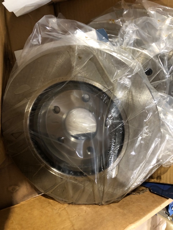 Photo 1 of Detroit Axle - Front Rotors Ceramic Brake Pads Replacement for 2014-2019 Nissan Altima - 6pc Set