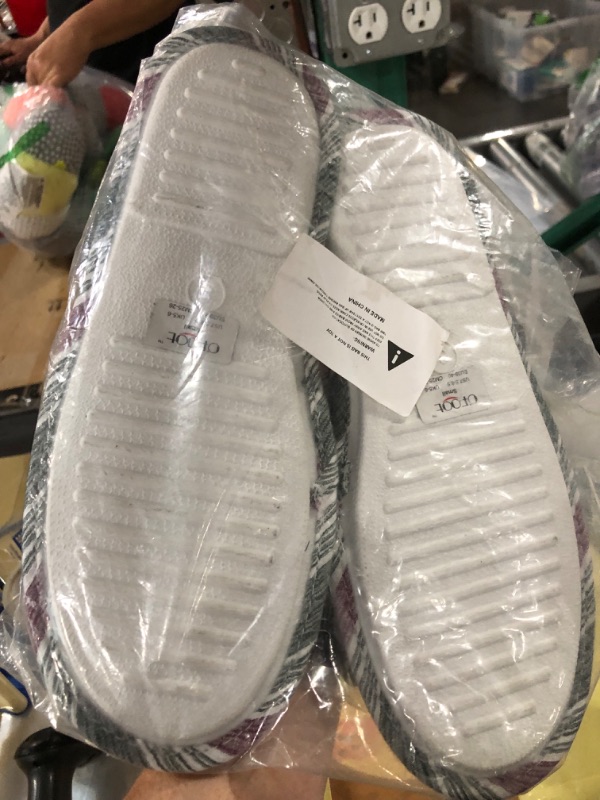 Photo 1 of Men's Striped Slippers, Size: 7.5-8.5