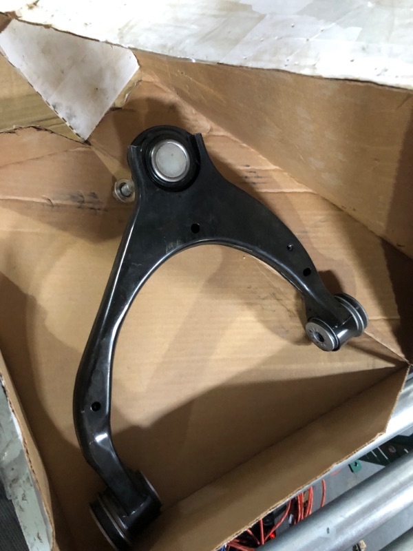 Photo 4 of MOOG RK623126 Suspension Control Arm and Ball Joint Assembly front right upper