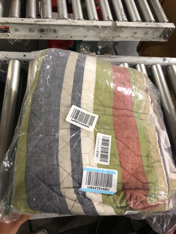 Photo 2 of * pillow cases defective * no opening for large pillow *
Eddie Bauer- Daybed Set, 4 Piece Cotton Bedding Set, All Season Lodge Home Décor
