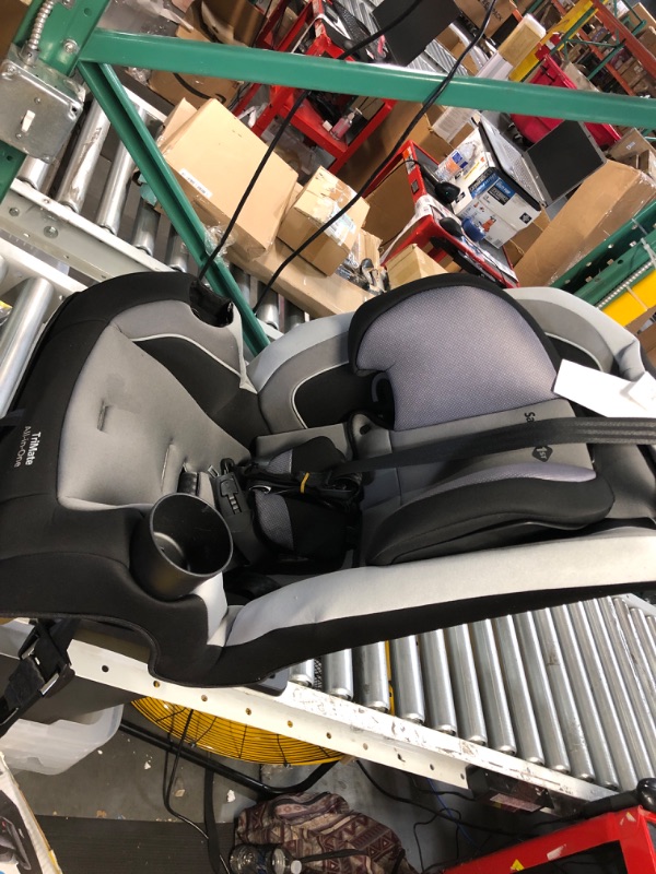 Photo 4 of *USED* Safety 1st TriMate All-in-One Convertible Car Seat, All-in-one Convertible with Rear-Facing, Forward-Facing, and Belt-Positioning Booster, High Street