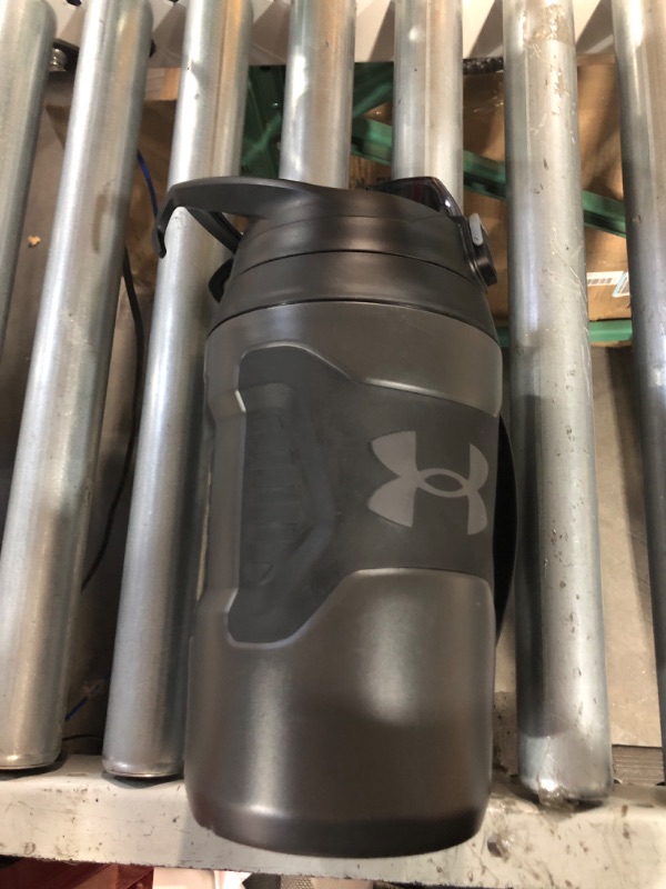 Photo 2 of * used item *
UNDER ARMOUR Playmaker Sport Jug, Water Bottle with Handle, Foam Insulated & Leak Resistant, 64oz Jet Grey/Black