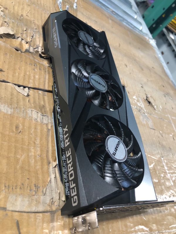 Photo 2 of Gigabyte Geforce Rtx 3060 Ti Gaming Oc 8Gb V2 Lhr Graphics Card