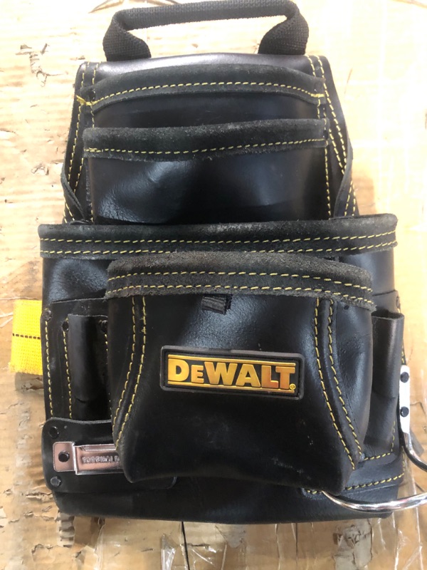 Photo 2 of **MISSING BELT STRAP** DEWALT DG5433 Tool Bag