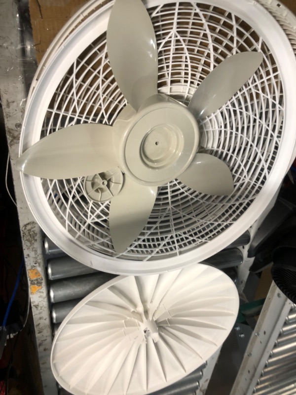 Photo 2 of 20" Standing Fan