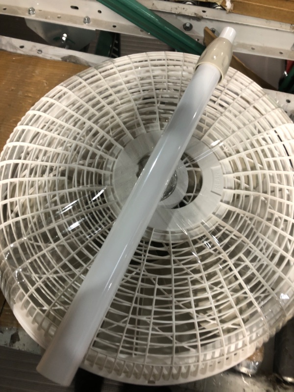 Photo 4 of 20" Standing Fan