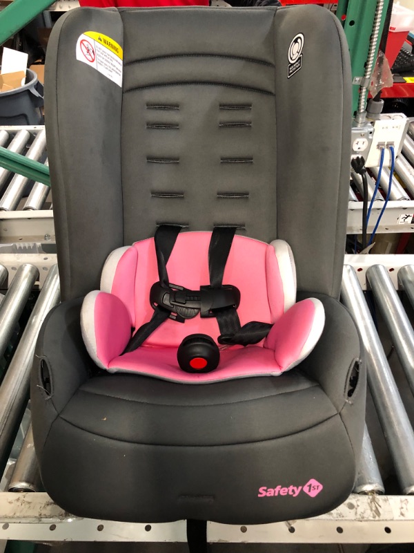 Photo 8 of ***DIRTY AND USED - SEE PICTURES***
Safety 1st Jive 2-in-1 Convertible Car Seat