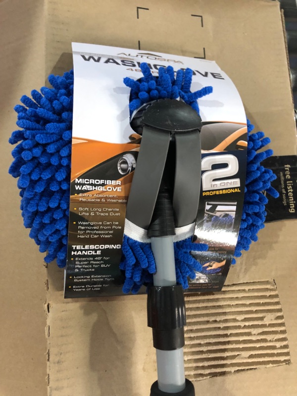 Photo 3 of Carrand 93303 9" 2-in-1 Long Chenille Microfiber Wash Mop with 48" Extension Pole