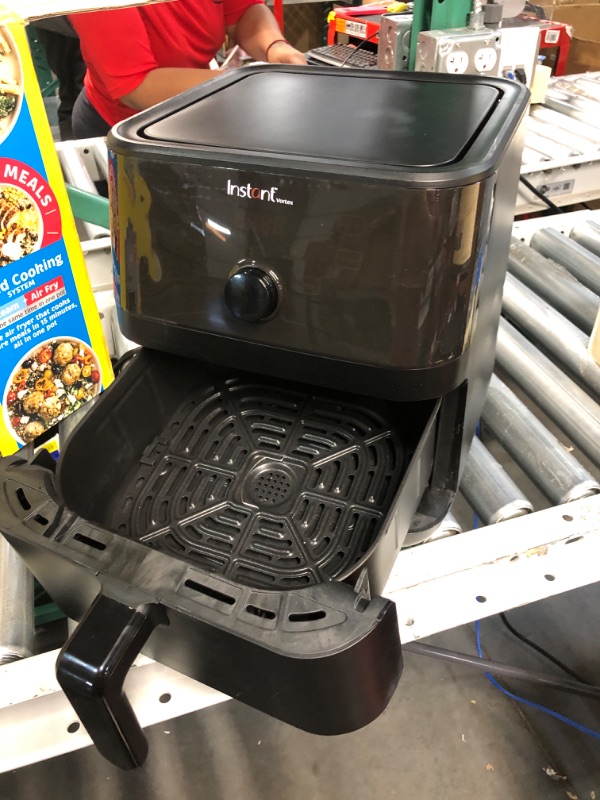 Photo 1 of * item powers on * unable to test further *
Air Fryer Oven, From the Makers of Instant Pot with Customizable Smart Cooking Programs
