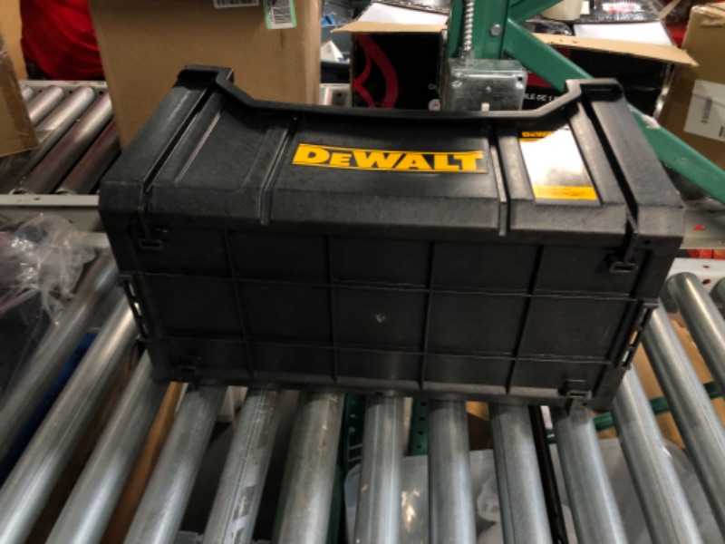 Photo 2 of [Missing Parts] DEWALT TOUGHSYSTEM 2.0, Extra Large Tool Box, 22 in., 123 lbs. Capacity (DWST08400)
