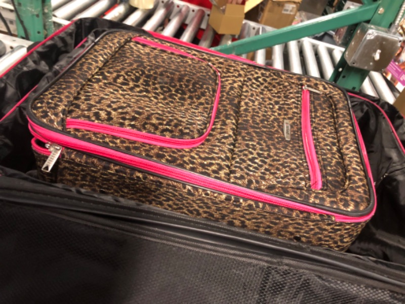 Photo 3 of * item used * minor damage *
Rockland Jungle Softside Upright Luggage, Pink Leopard, 4-Piece Set