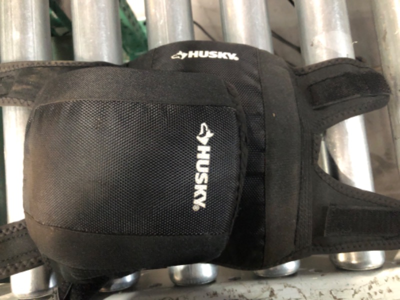 Photo 2 of * used * damaged * see all images *
husky STRAP ON knee pads