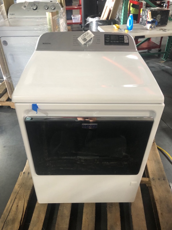 Photo 6 of Maytag Smart Capable 7.4-cu ft Hamper DoorSmart Gas Dryer (White)