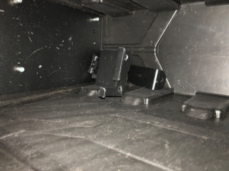 Photo 6 of *MISSING HARDWARE-MINOR SCRATCHES*
UnderCover SwingCase Truck Bed Storage Bo