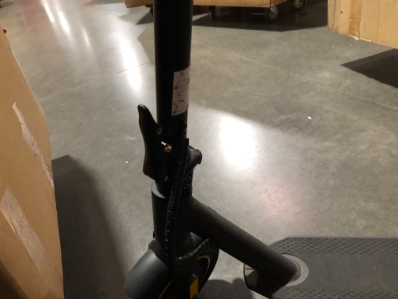 Photo 1 of *PARTS ONLY DOES NOT FUNCTION*
NAVIC T5 Electric Scooter