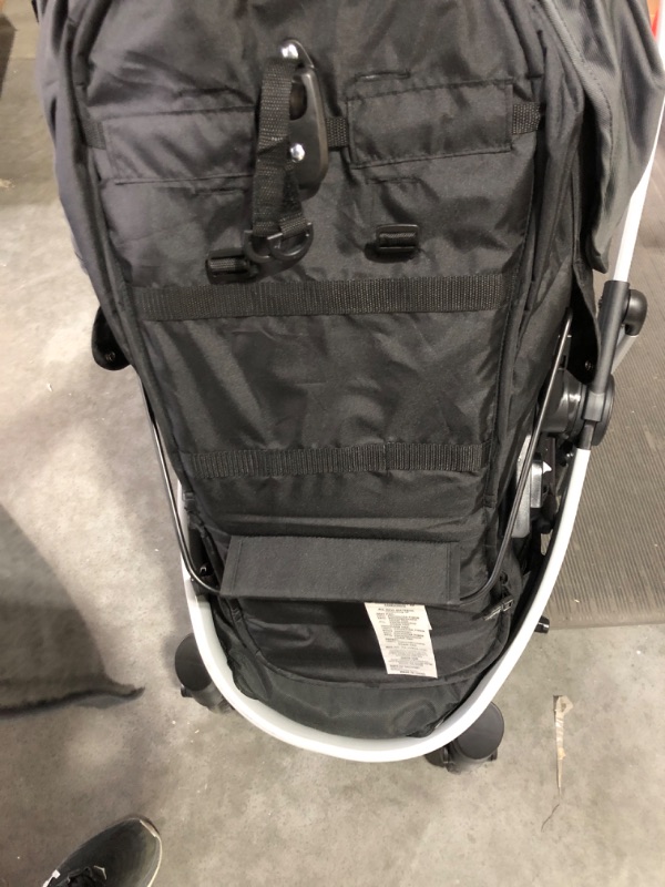 Photo 6 of (Missing a wheel)Graco  Quick-Fold Stroller - Graphite | Grey