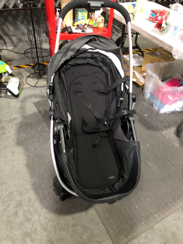 Photo 1 of (Missing a wheel)Graco  Quick-Fold Stroller - Graphite | Grey