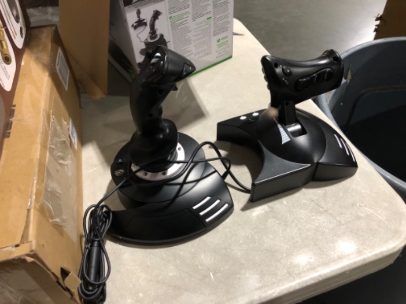 Photo 2 of ***USED - NOT FUNCTIONAL - SEE COMMENTS***
Thrustmaster T-Flight Hotas One (XBOX Series X/S & XOne and Windows)