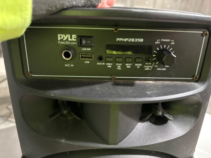 Photo 4 of ***USED***Pyle Portable Bluetooth PA Speaker System - 600W Rechargeable Outdoor 