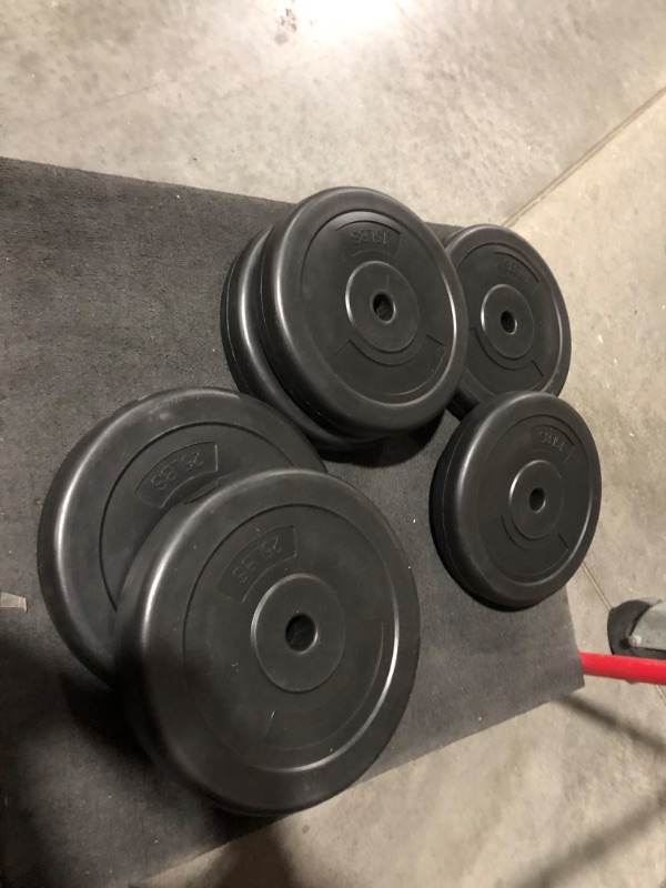 Photo 3 of ***USED***
Signature Fitness 100-Pound Weight Set for Home Gym with Six Plates and 1x 5FT Standard Barbell with Locks Black