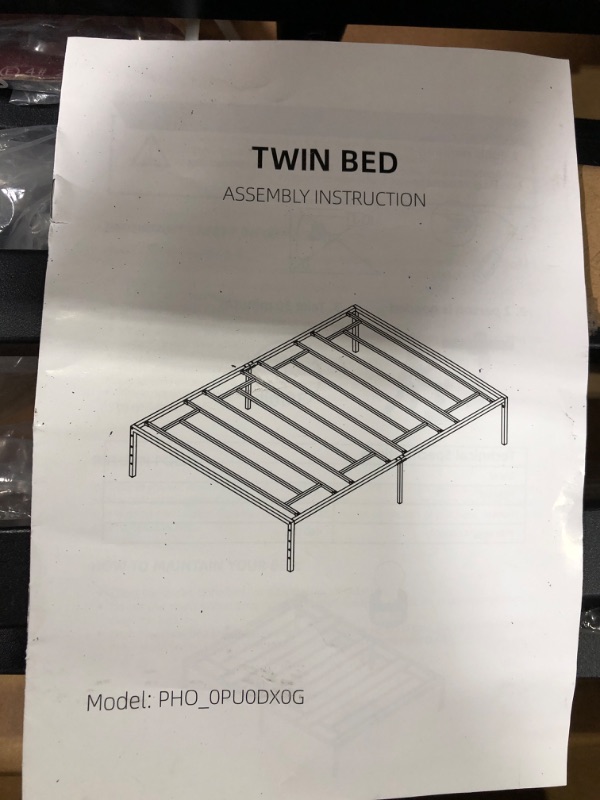 Photo 5 of 
VECELO Metal Platform Bed Frame, No Box Spring Needed/Mattress Foundation/Steel Slat Support Black (Twin)
