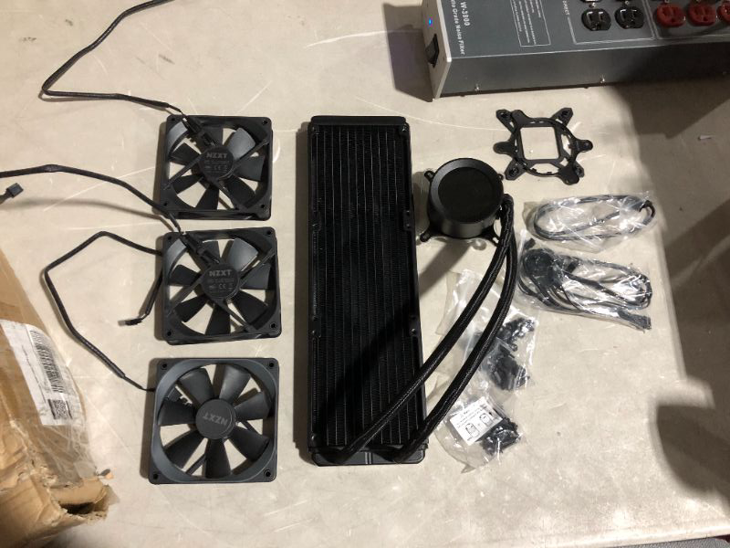 Photo 2 of ***DAMAGED - UNTESTED - USED - SEE NOTES***
NZXT Kraken RL-KR360-B1 360mm AIO CPU Liquid Cooler, with 3 Fans, Black