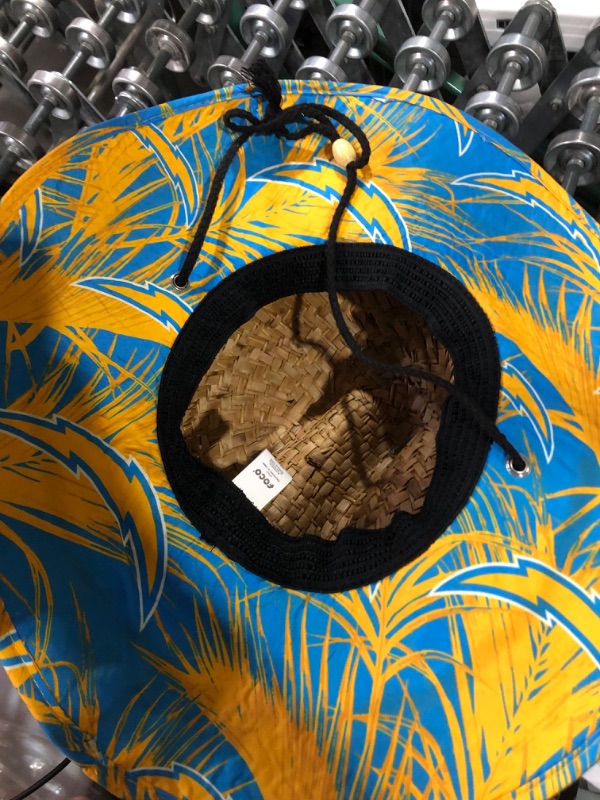 Photo 4 of *SEE PHOTOS* *MAJOR DAMAGE* foco Men's NFL Team Logo Floral Lifeguard Beach Straw Sun Hat