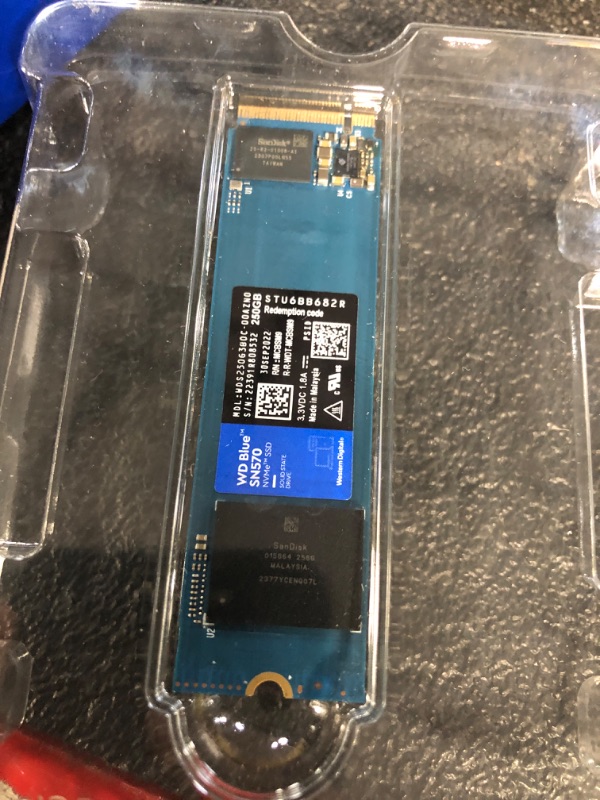 Photo 3 of Western Digital 250GB WD Blue SN570 NVMe Internal Solid State Drive SSD 