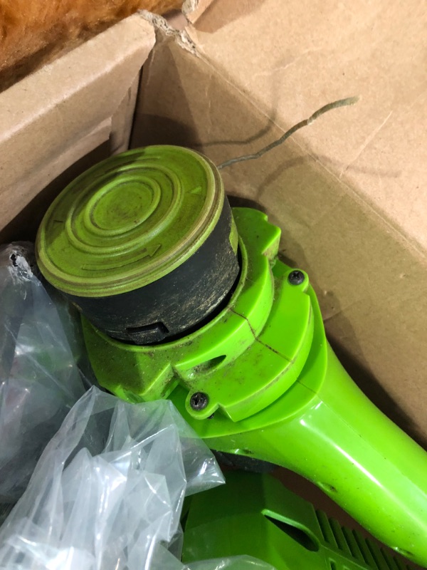 Photo 3 of ****USED****Greenworks 40V Cordless String Trimmer and Leaf Blower Combo Kit 